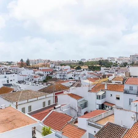 Apartment B10 - Top-floor Bay View
