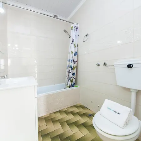 B10 - Top-floor Bay View Apartment Lagos